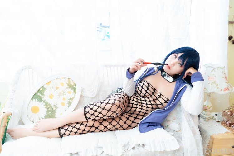 Hinata Hyuuga cosplay 18 in underwear