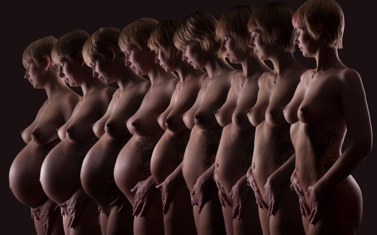 A lot of naked pregnant women