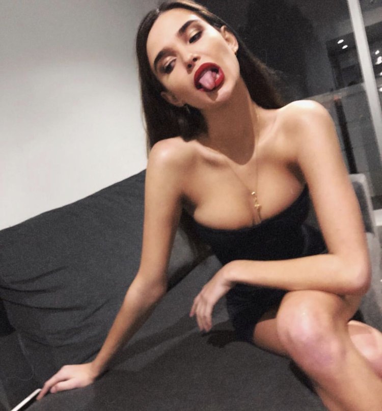 Charlotte d Aleessio nude