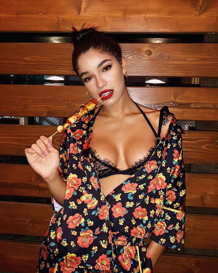 Jovana Ventura model