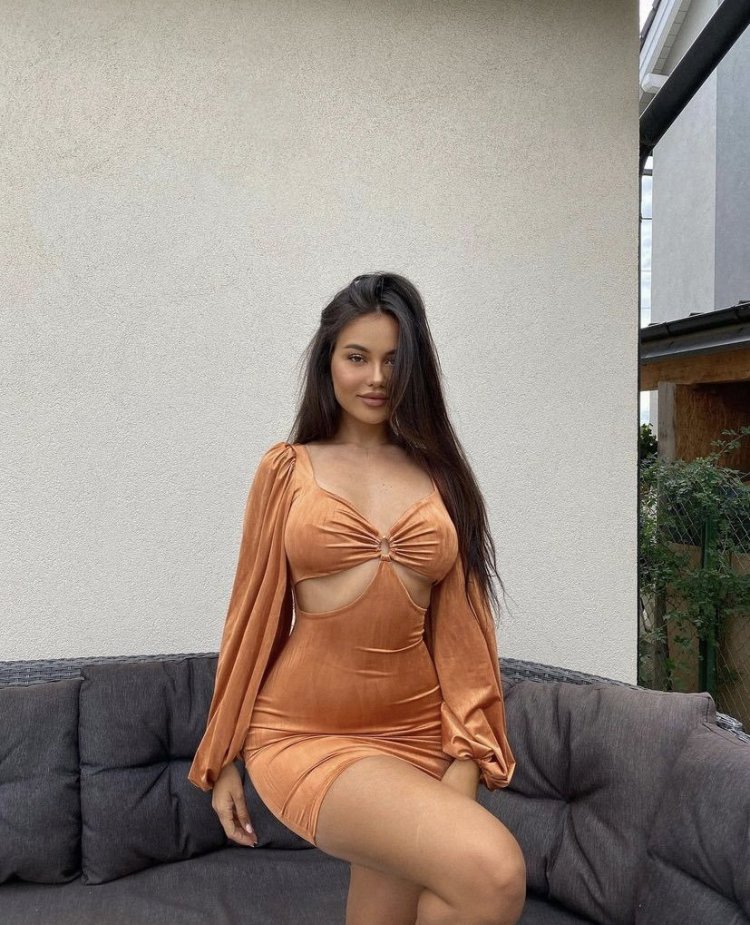 Doina barbaneagra is completely naked