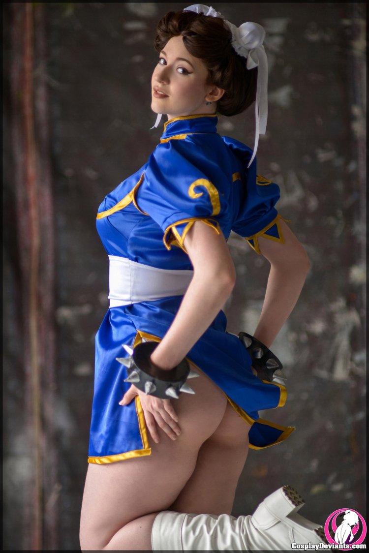 Anastasia august chun li cosplay