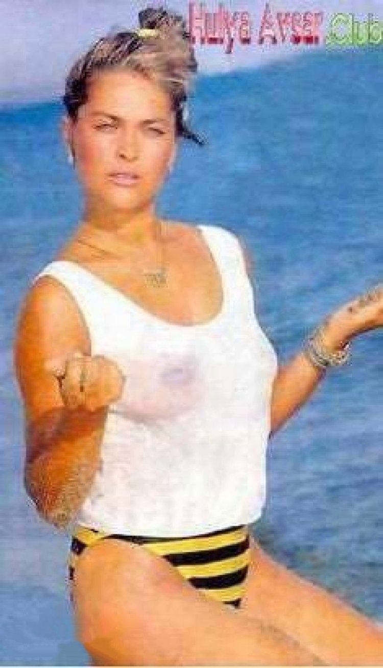 Hululya Avshar Korolek Singer bird