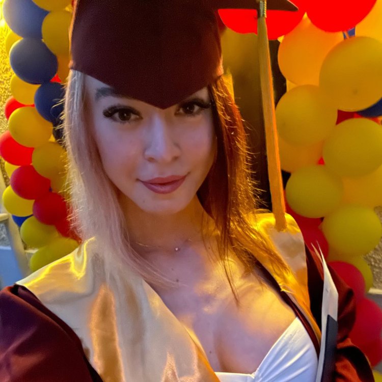 Angelica Mikhailova Liqueen