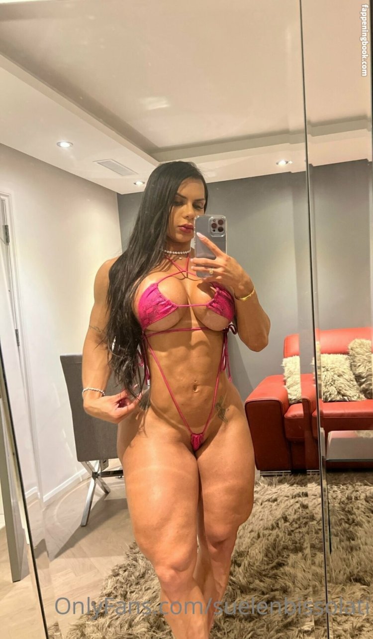 Sulen Bissolati is naked