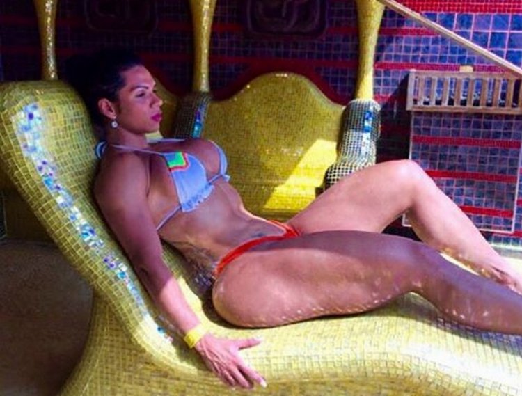 Sulen Bissolati is naked