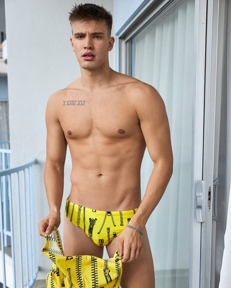 Benjamin Crofchick Naked