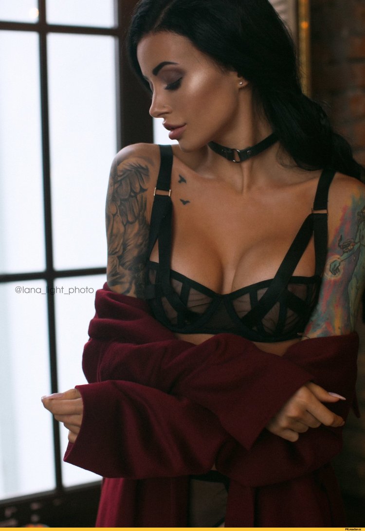 Anna Sakharova (Anya Sugar) breasts