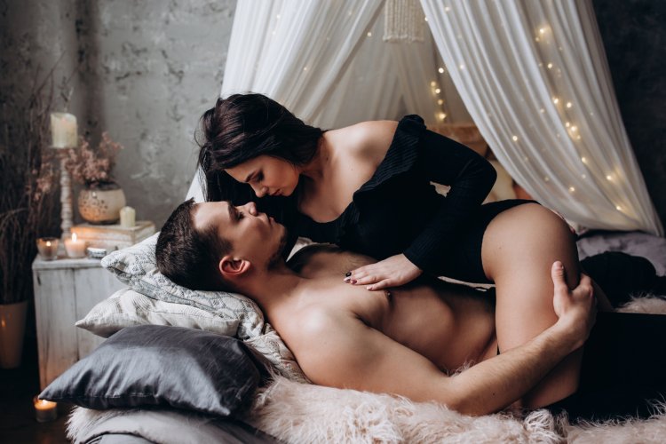 Interesting intimate photo shoots