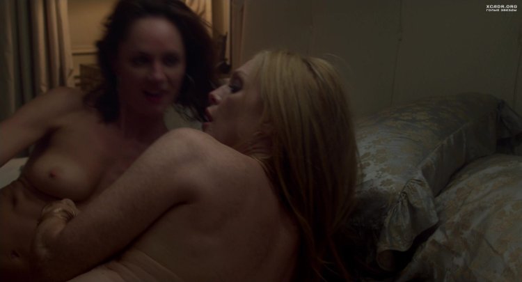 Julianna Moore breasts naked