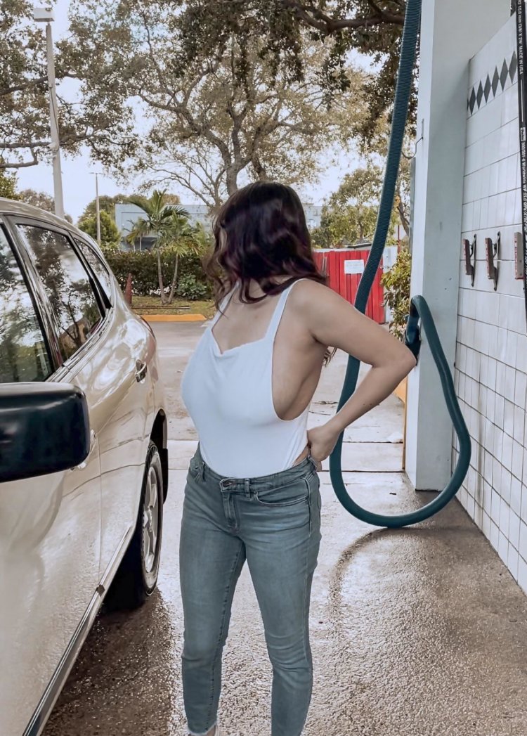 BralessForever video