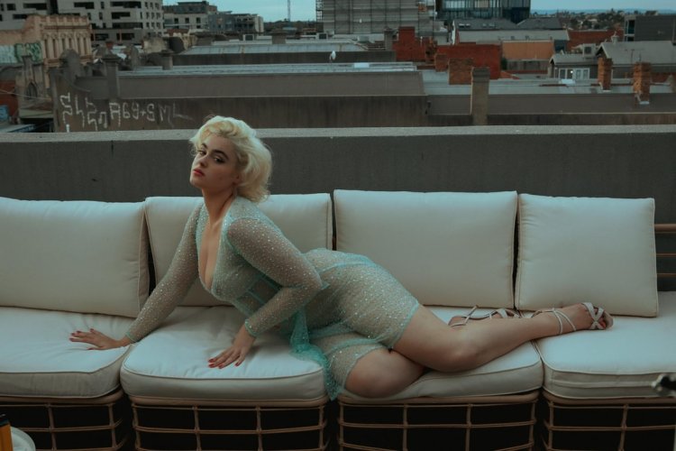 False star film 2018