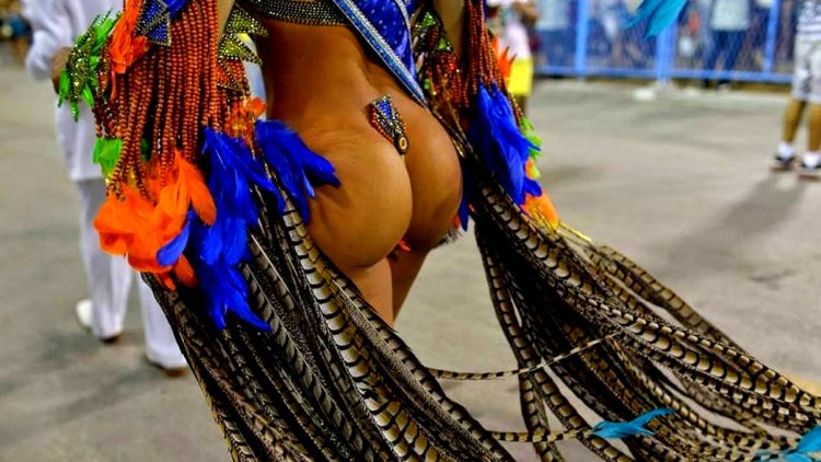 Brazilian dancing booty 18